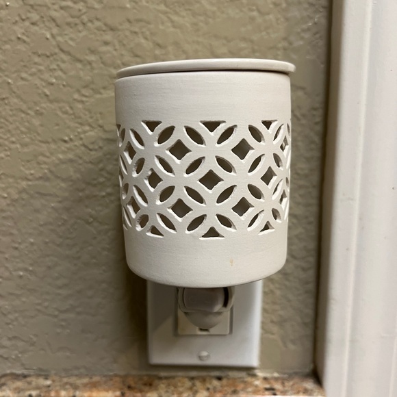 COPY - Wax Melts Warmer Plug in Wall Pluggable Fragrance Wax Warmer with Remova… - Picture 2 of 3